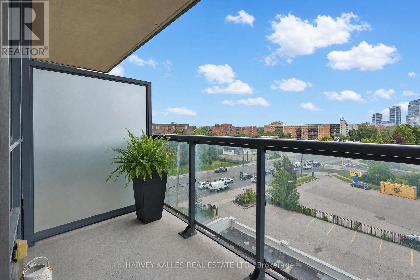 #622 7608 YONGE STREET - 15