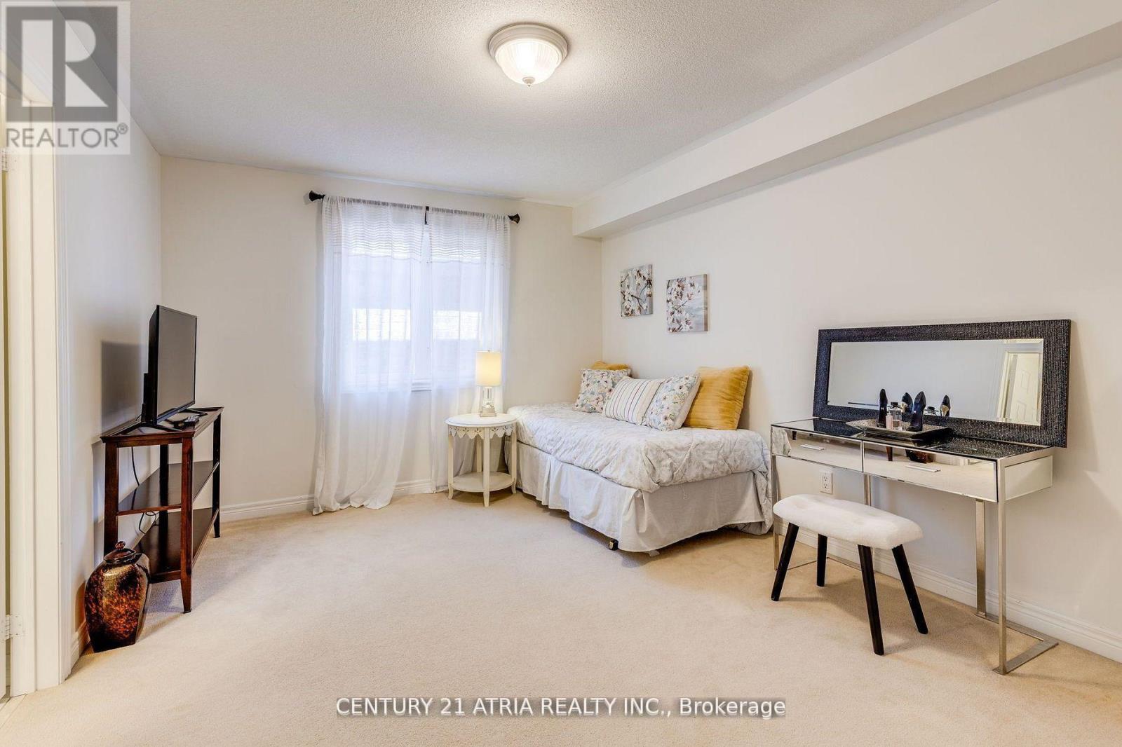 23 WESLOCK CRESCENT - 18