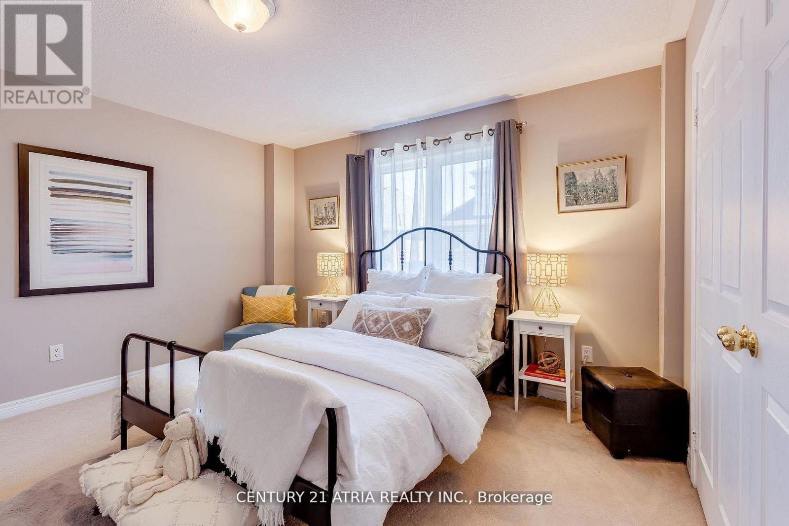 23 WESLOCK CRESCENT - 21