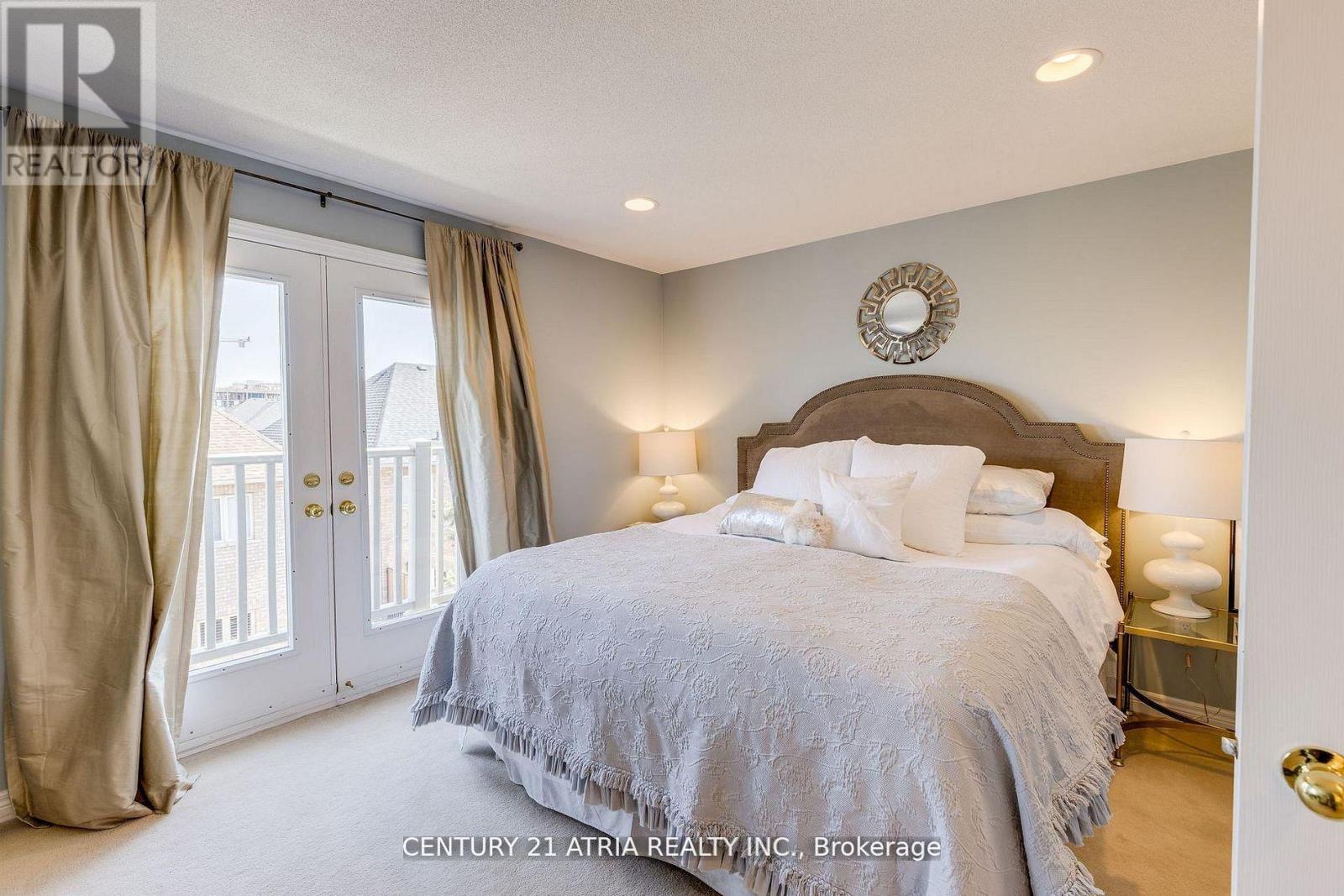 23 WESLOCK CRESCENT - 25