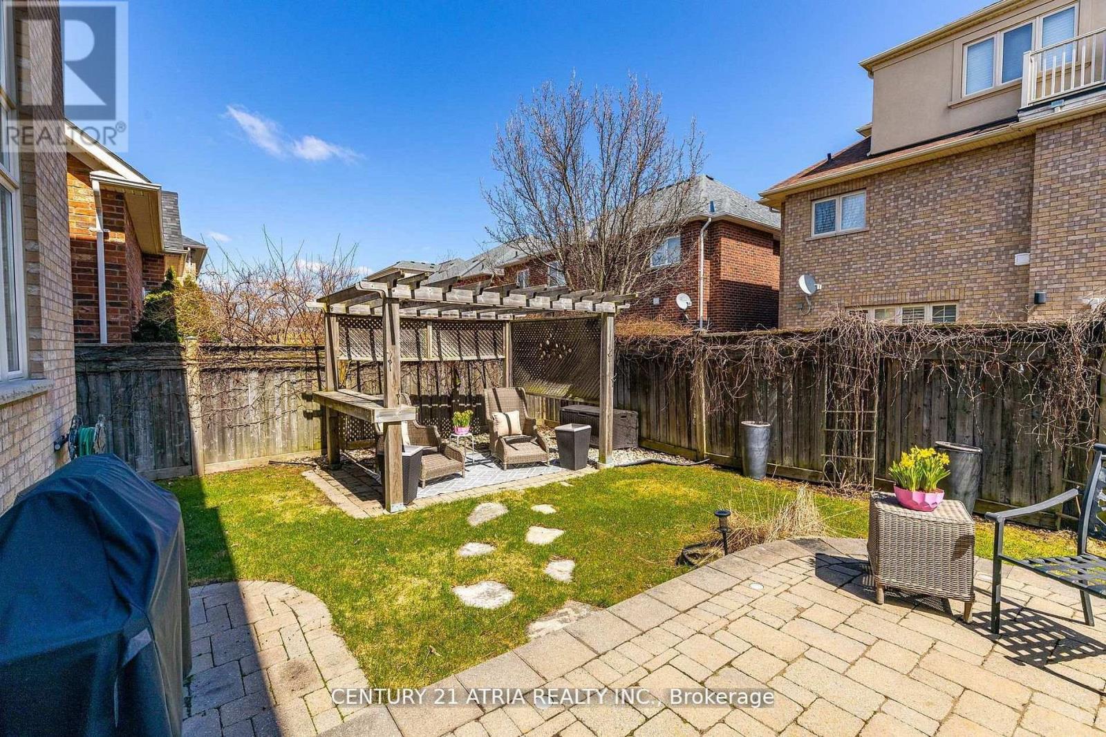 23 WESLOCK CRESCENT - 34