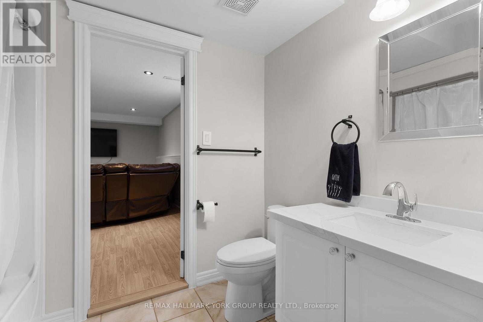 18 TODD DRIVE - 33
