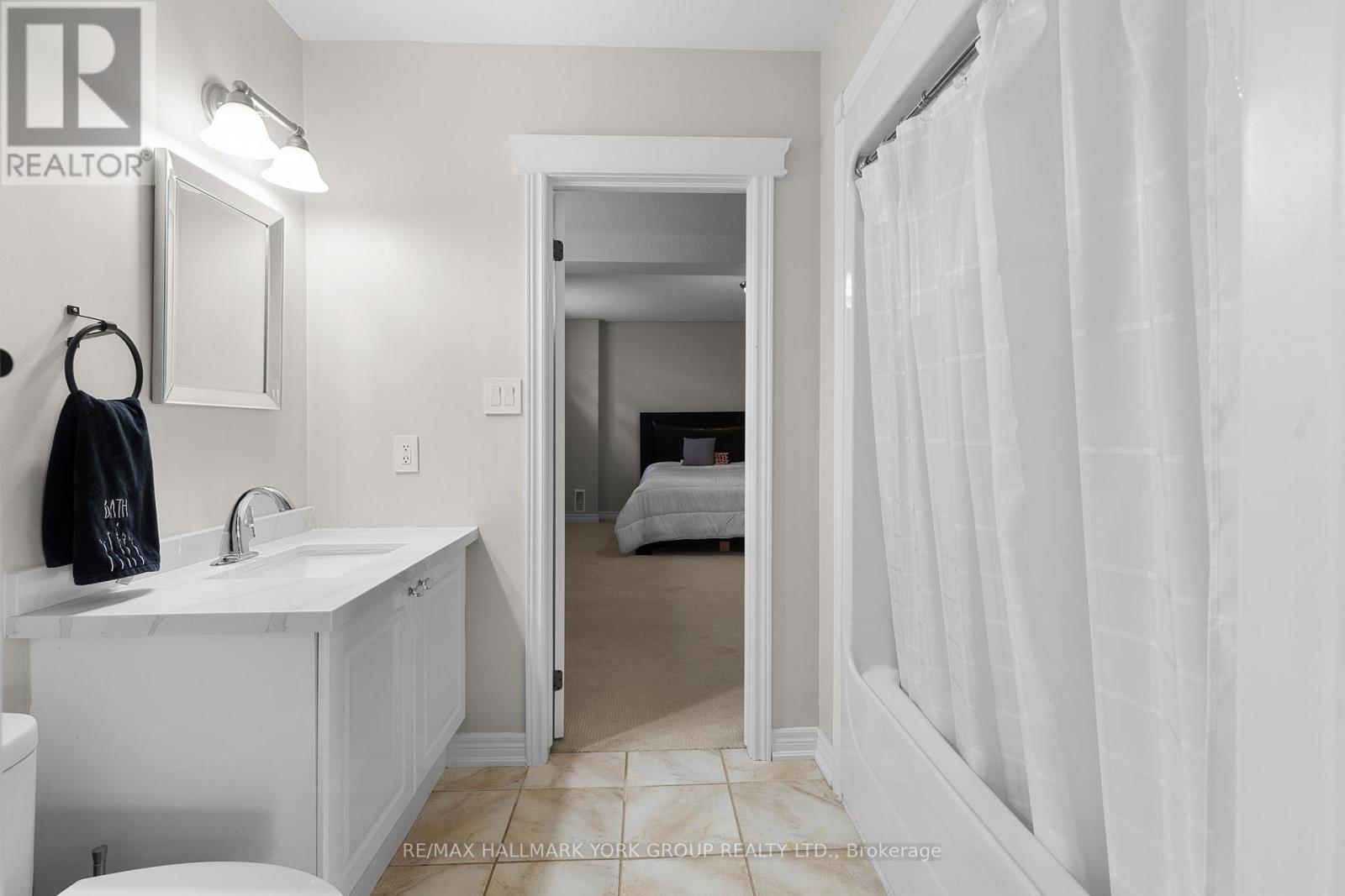 18 TODD DRIVE - 34