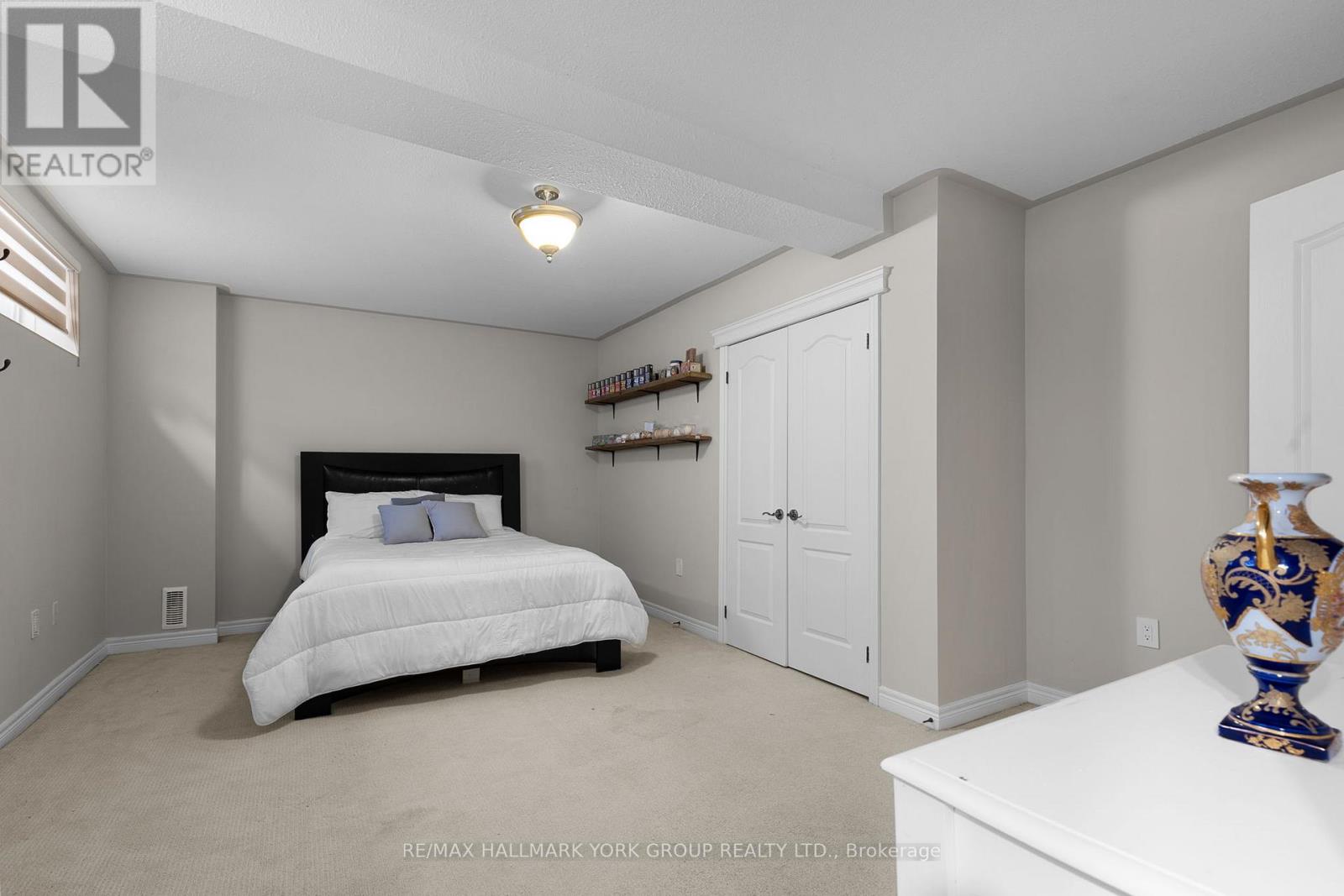 18 TODD DRIVE - 35