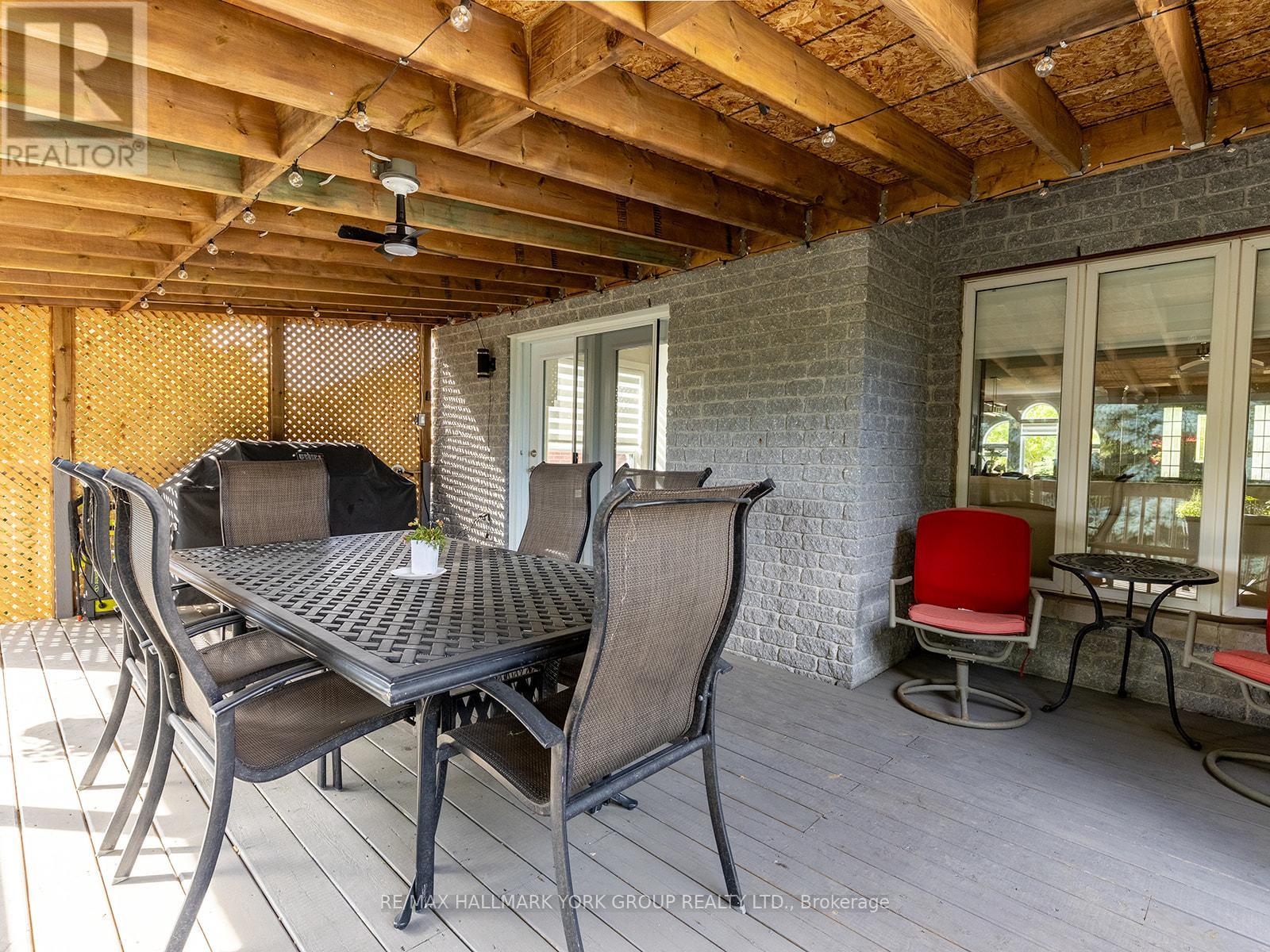 18 TODD DRIVE - 41