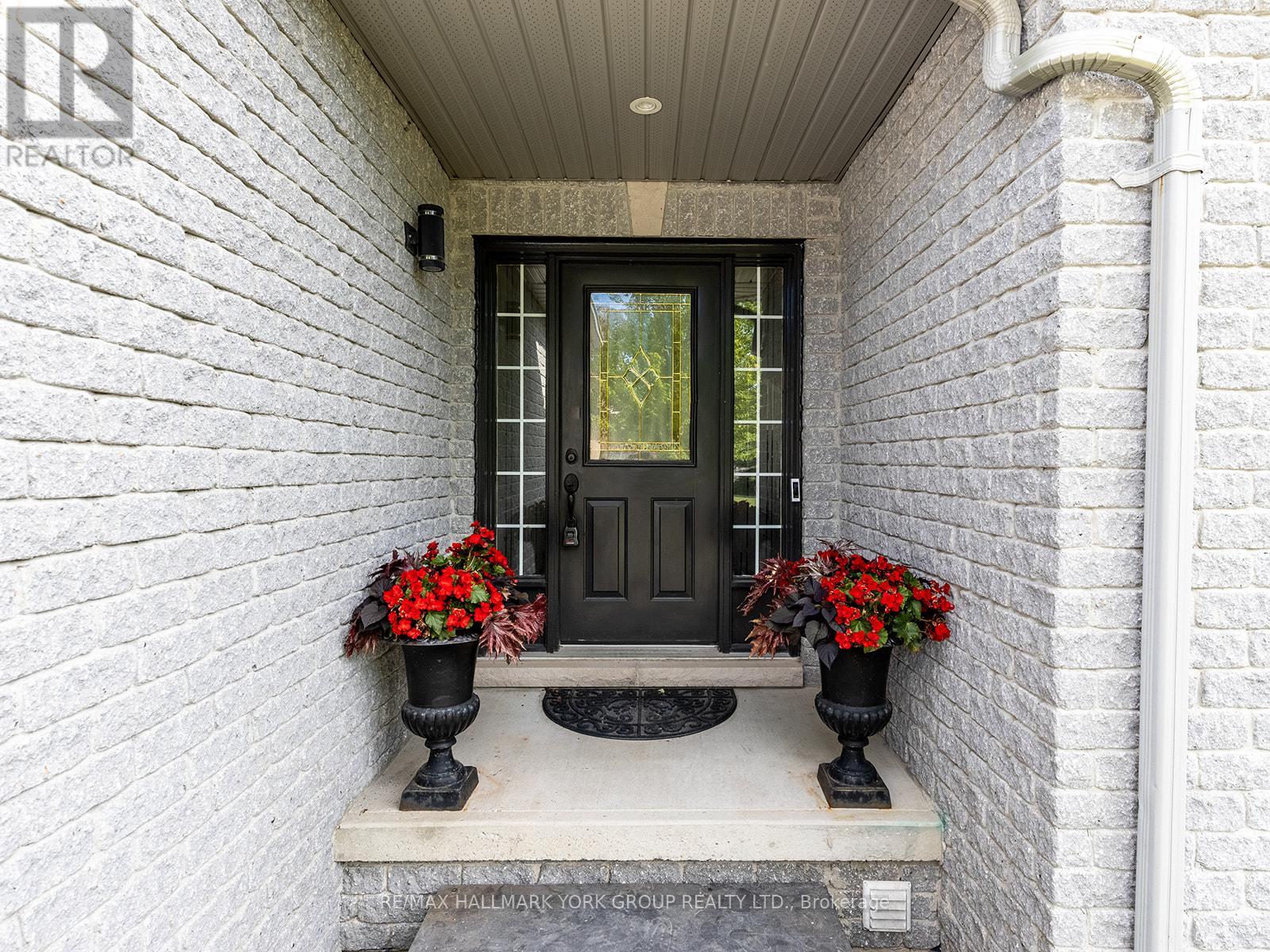 18 TODD DRIVE - 5