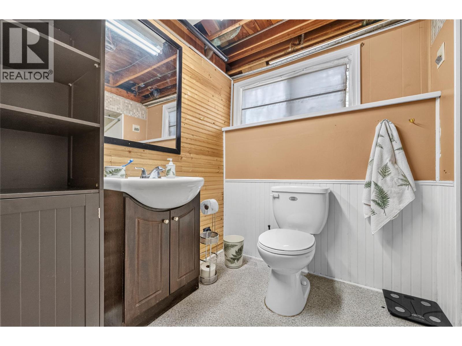 2388 COLDWATER Avenue - 24