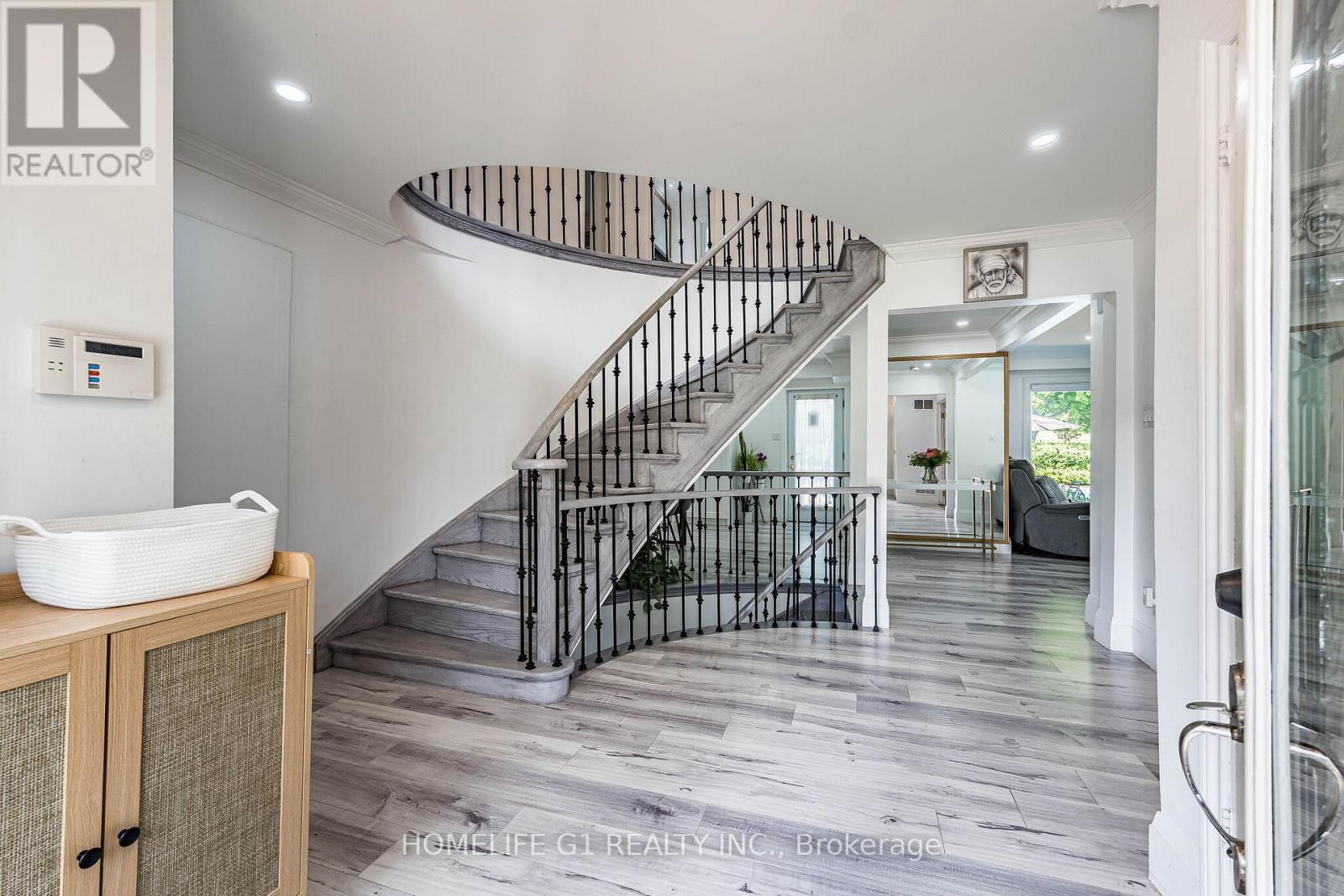 17 CRESCENT HILLS DRIVE S - 3