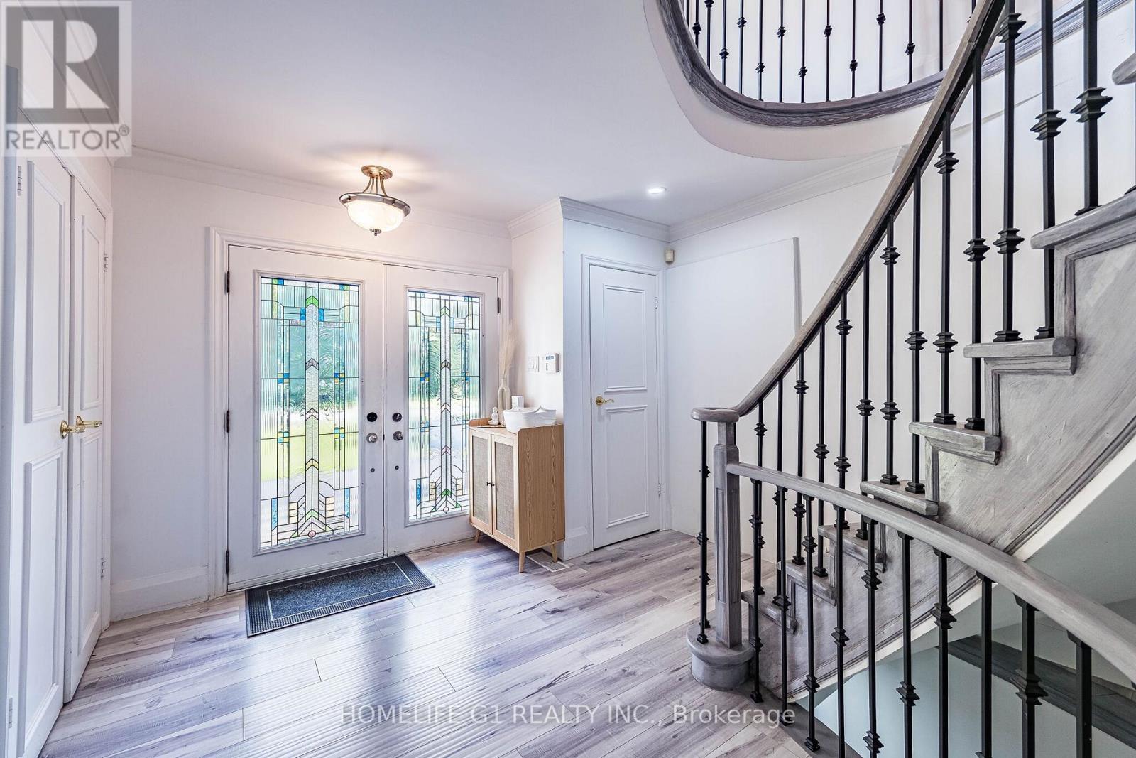 17 CRESCENT HILLS DRIVE S - 4