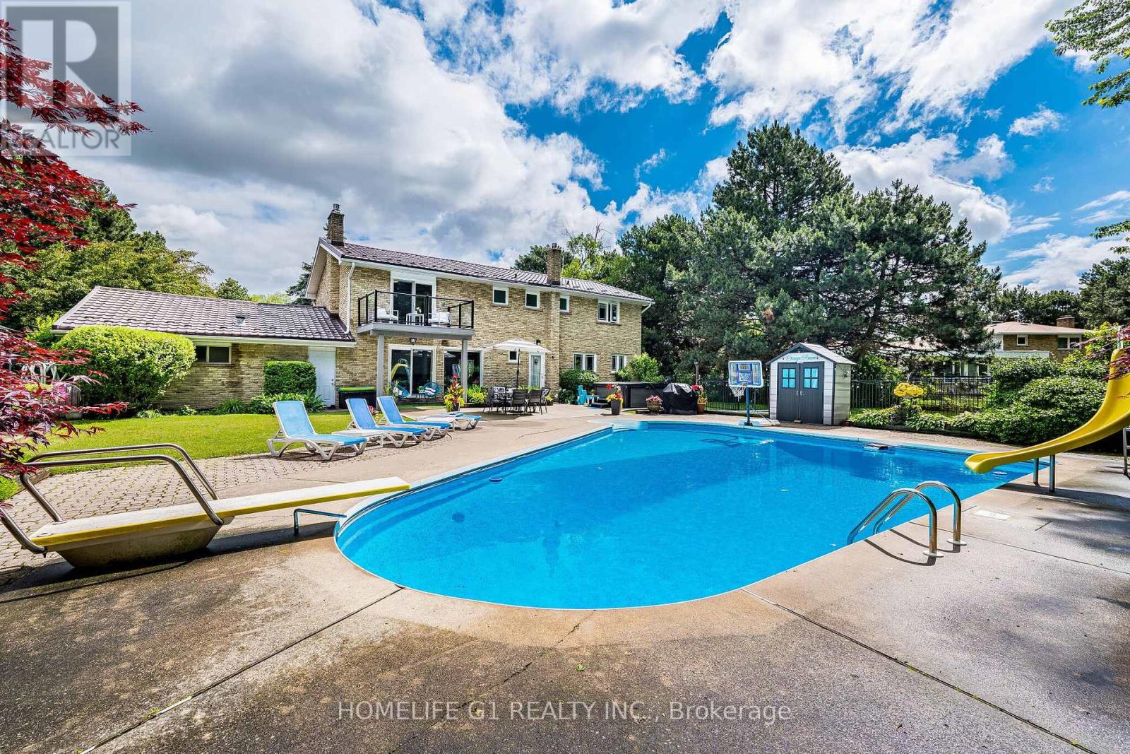 17 CRESCENT HILLS DRIVE S - 46