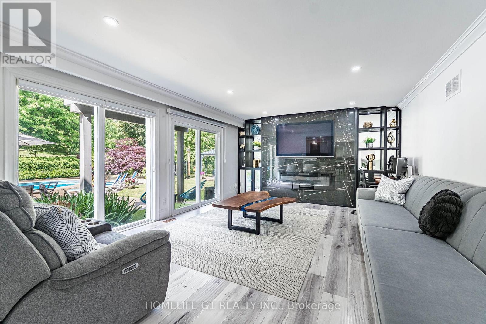 17 CRESCENT HILLS DRIVE S - 7