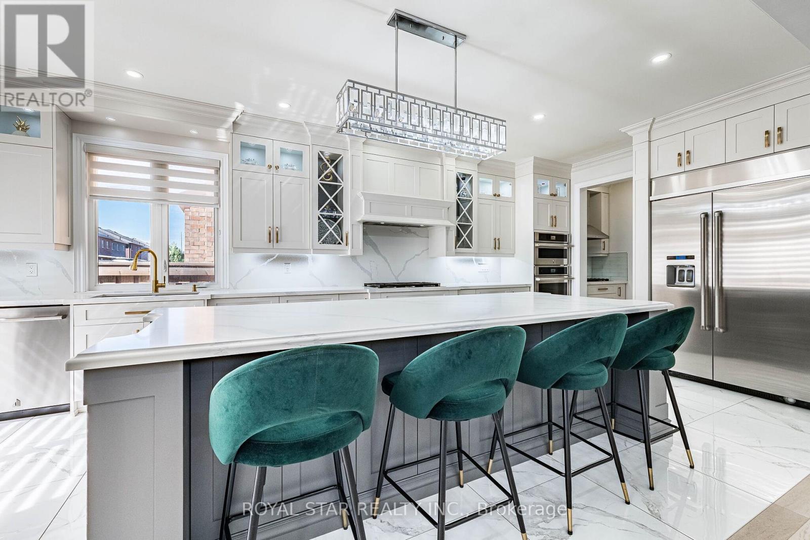 114 FOLGATE CRESCENT - 11