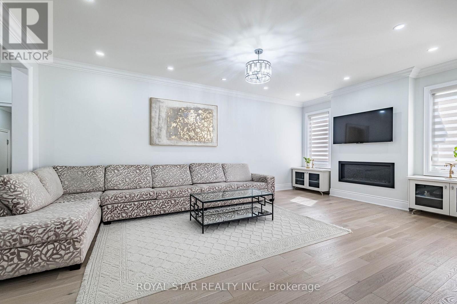 114 FOLGATE CRESCENT - 19
