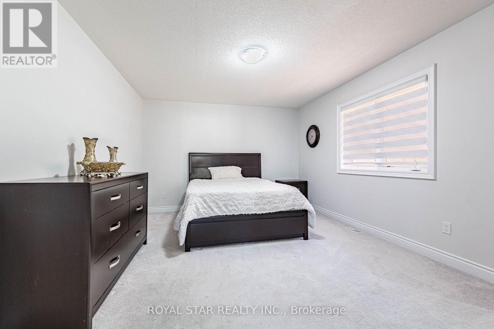 114 FOLGATE CRESCENT - 31