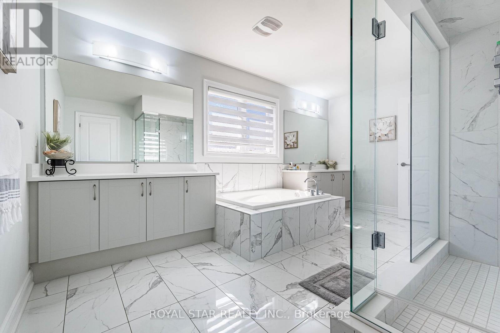 114 FOLGATE CRESCENT - 35