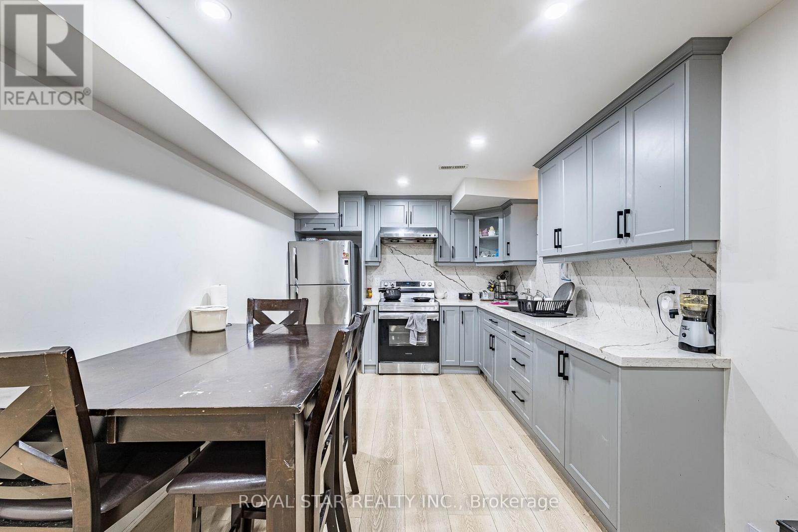 114 FOLGATE CRESCENT - 46