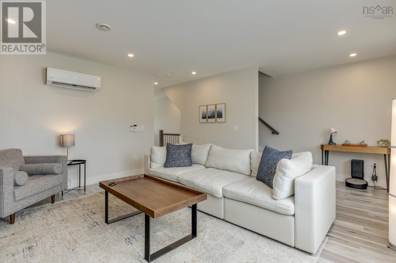 Property 21 of 41 of 37 Grosse Street