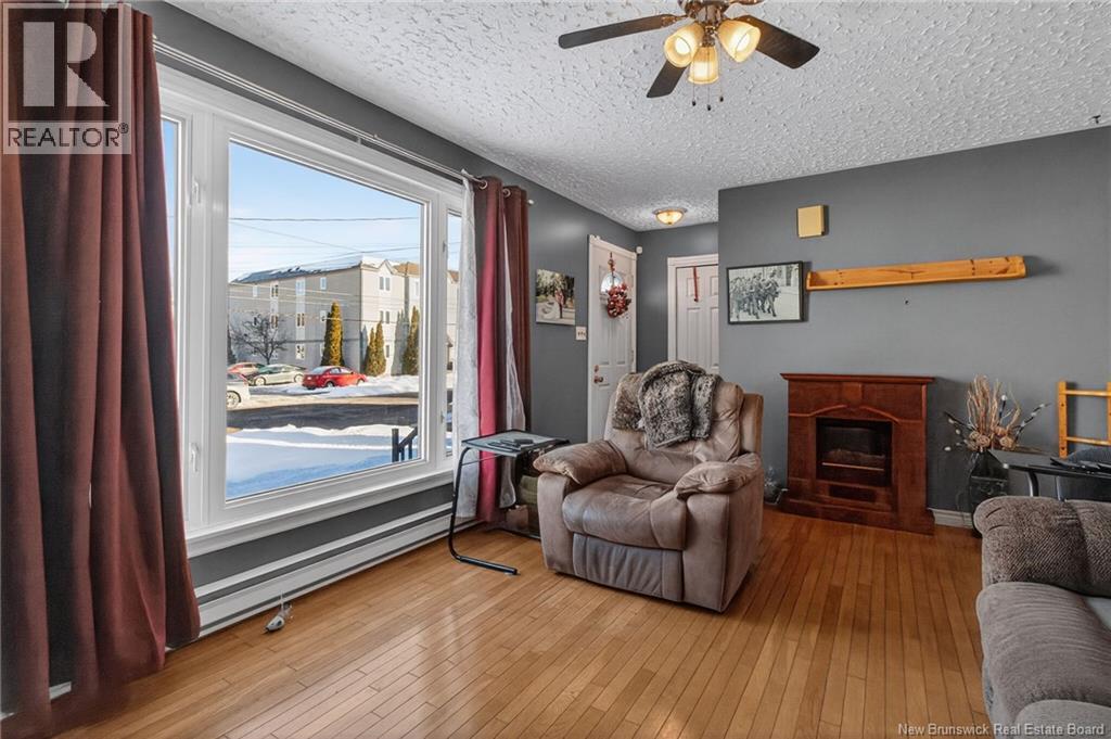 124 REDMOND Street - 3