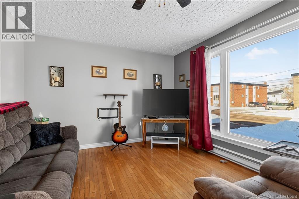 124 REDMOND Street - 4