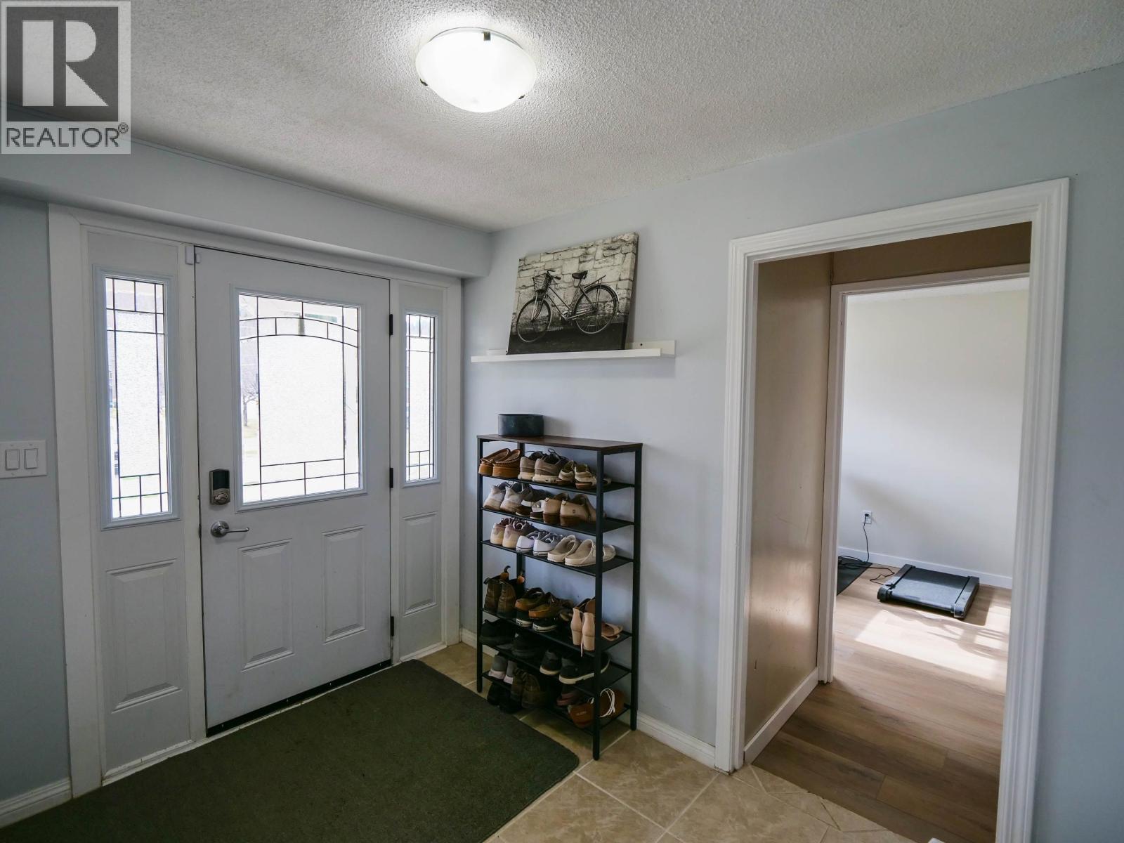 120 LINDSAY STREET - 6
