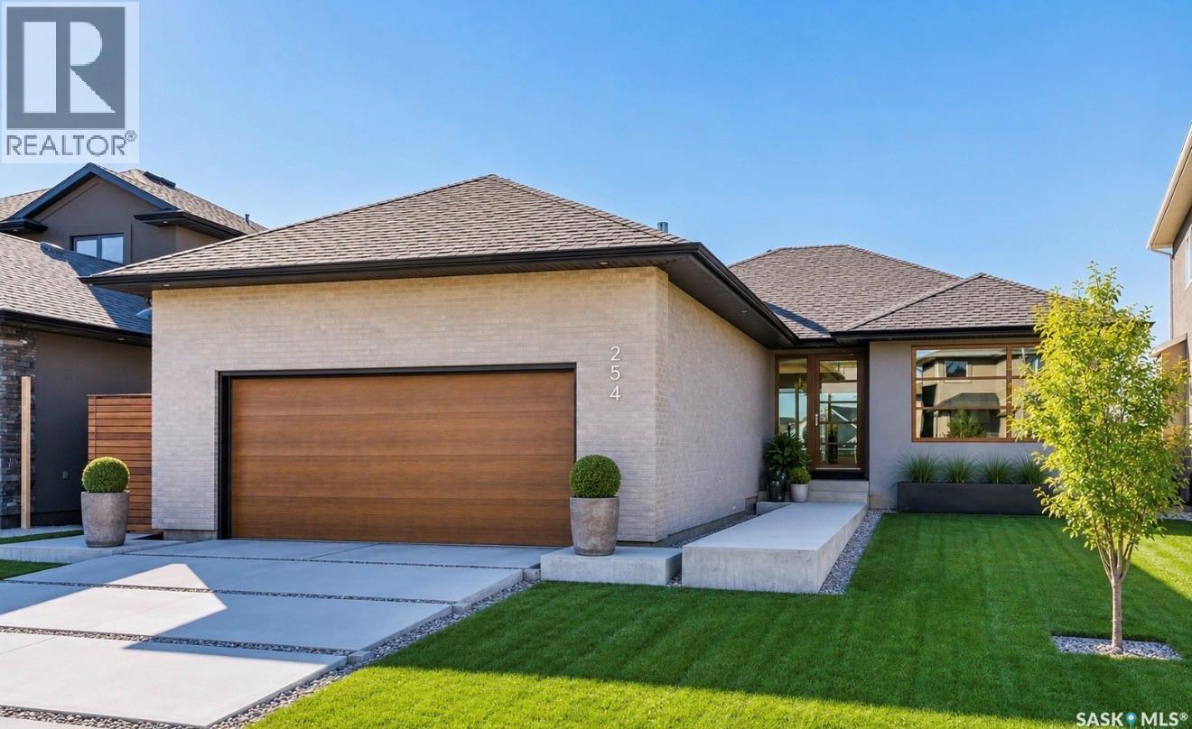 254 Whalley CRESCENT - 3