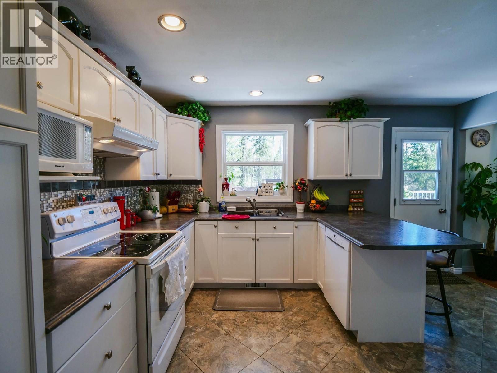 136 N GROSZ ROAD - 8