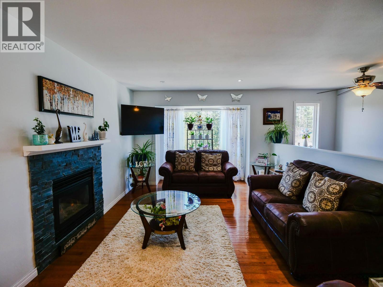 136 N GROSZ ROAD - 12