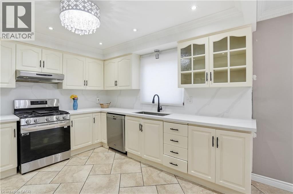111 AUBREY Avenue - 15
