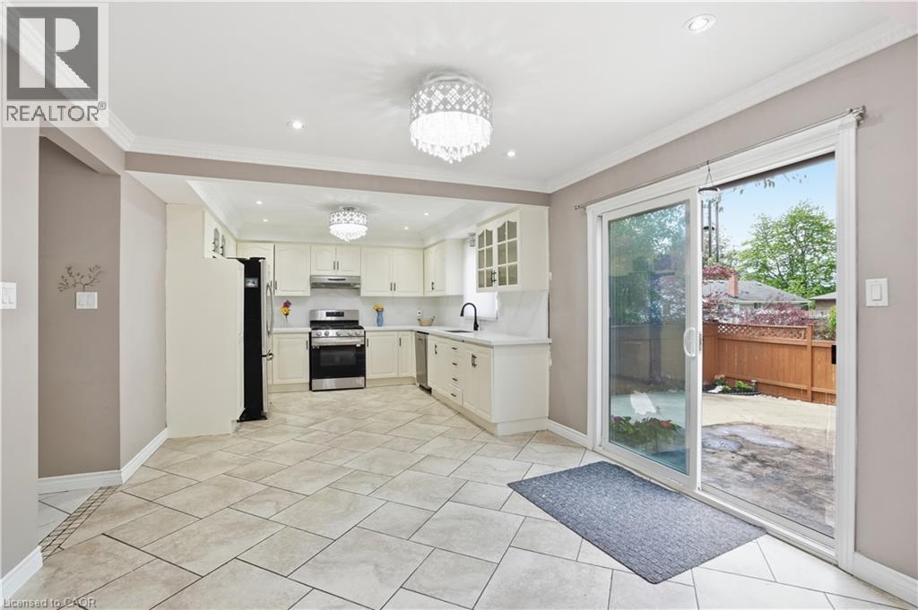 111 AUBREY Avenue - 18