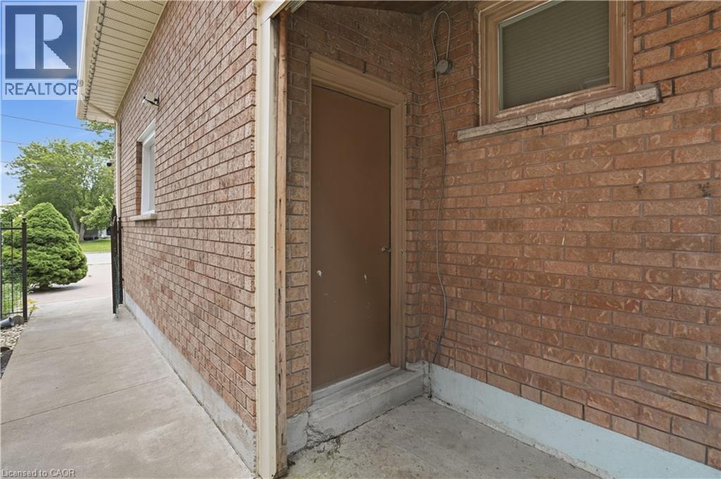 111 AUBREY Avenue - 50