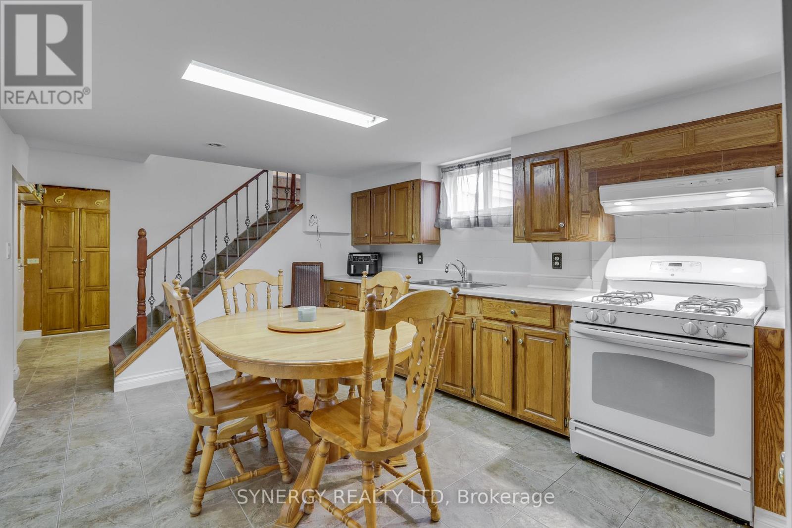 266 ADELAIDE STREET - 13