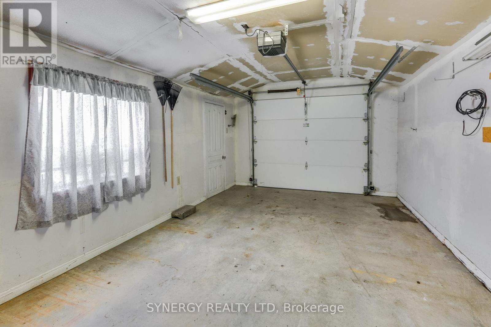 266 ADELAIDE STREET - 23