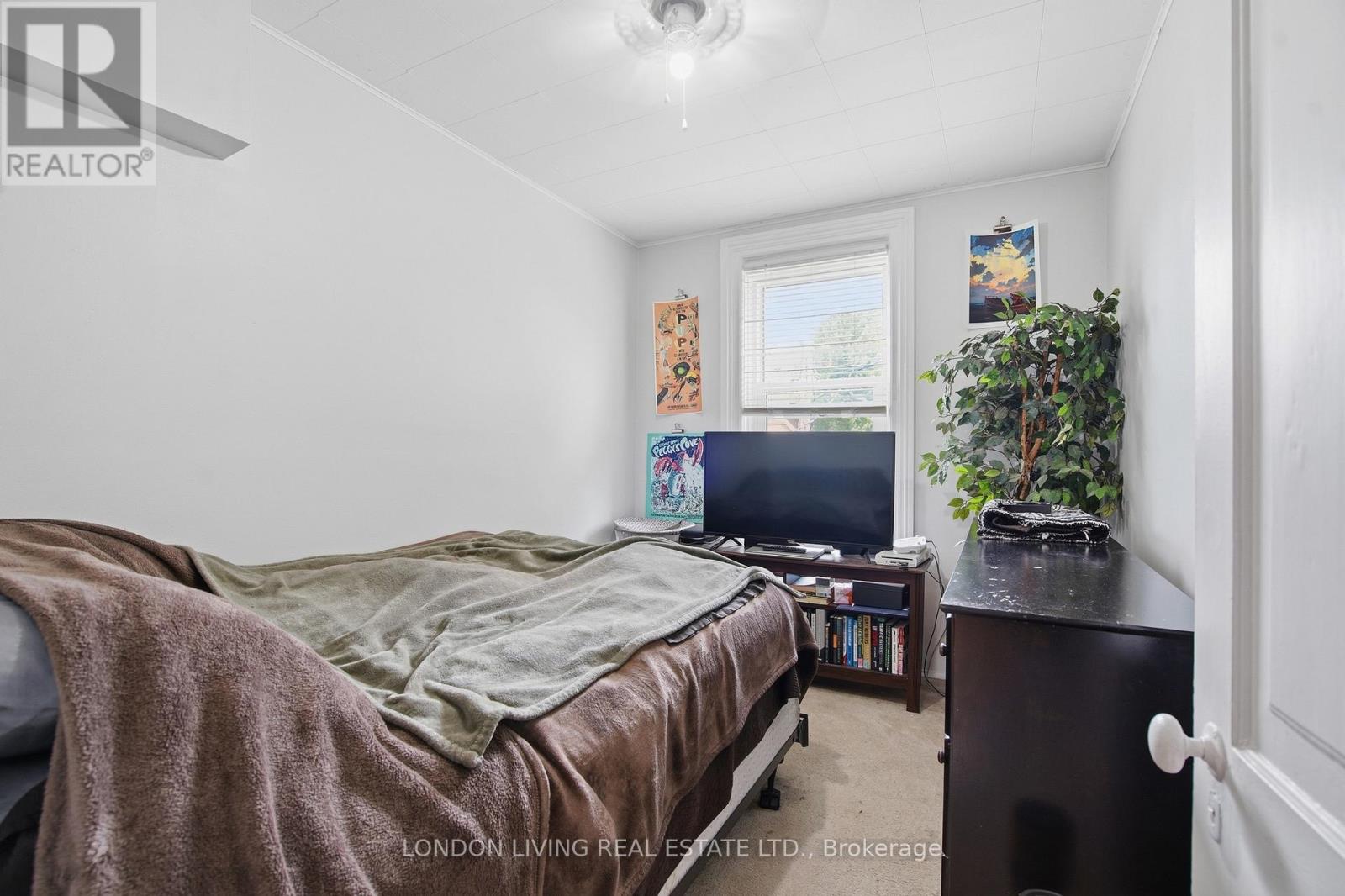 485 ENGLISH STREET - 11