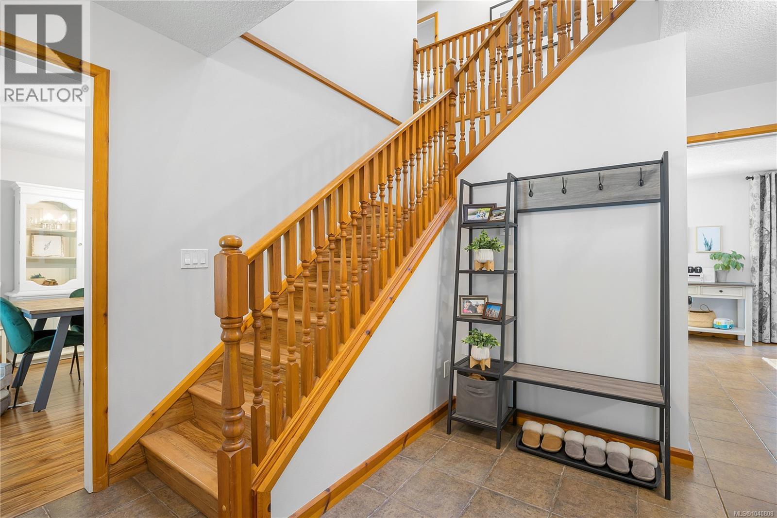 4299 Entrance Ave, Ladysmith