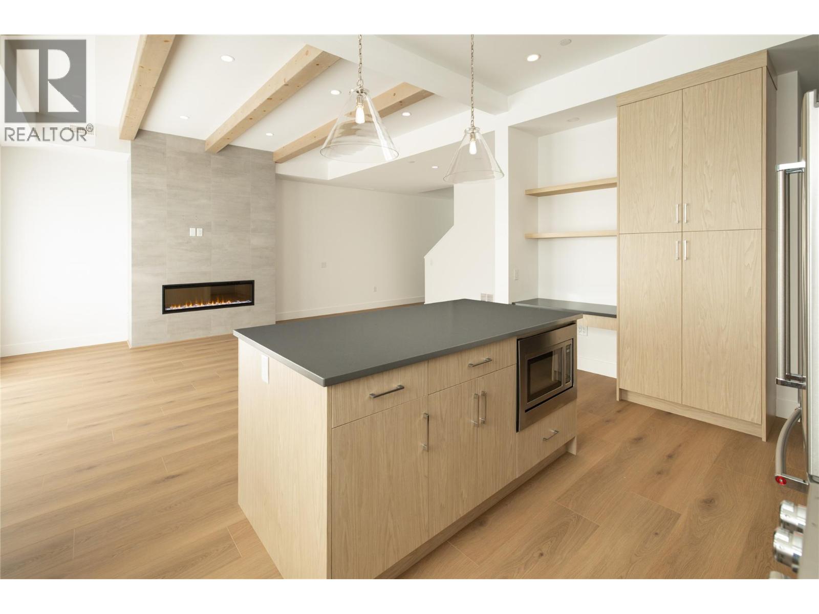 160 2100 Campbell Place, West Kelowna