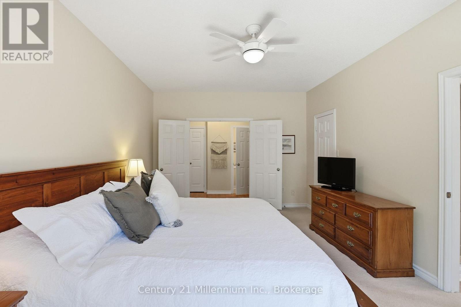 18 THOMAS DRIVE - 21