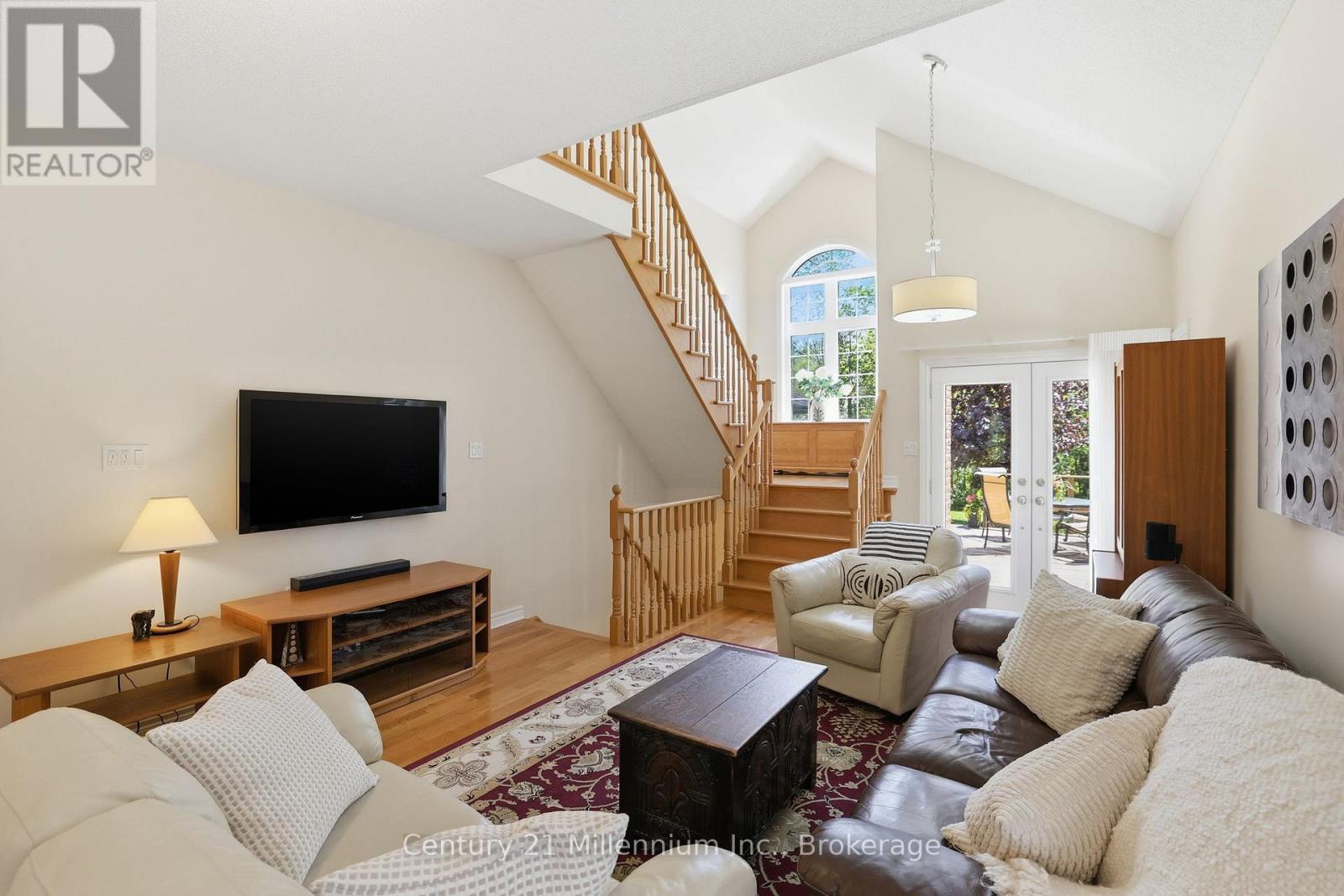 18 THOMAS DRIVE - 25