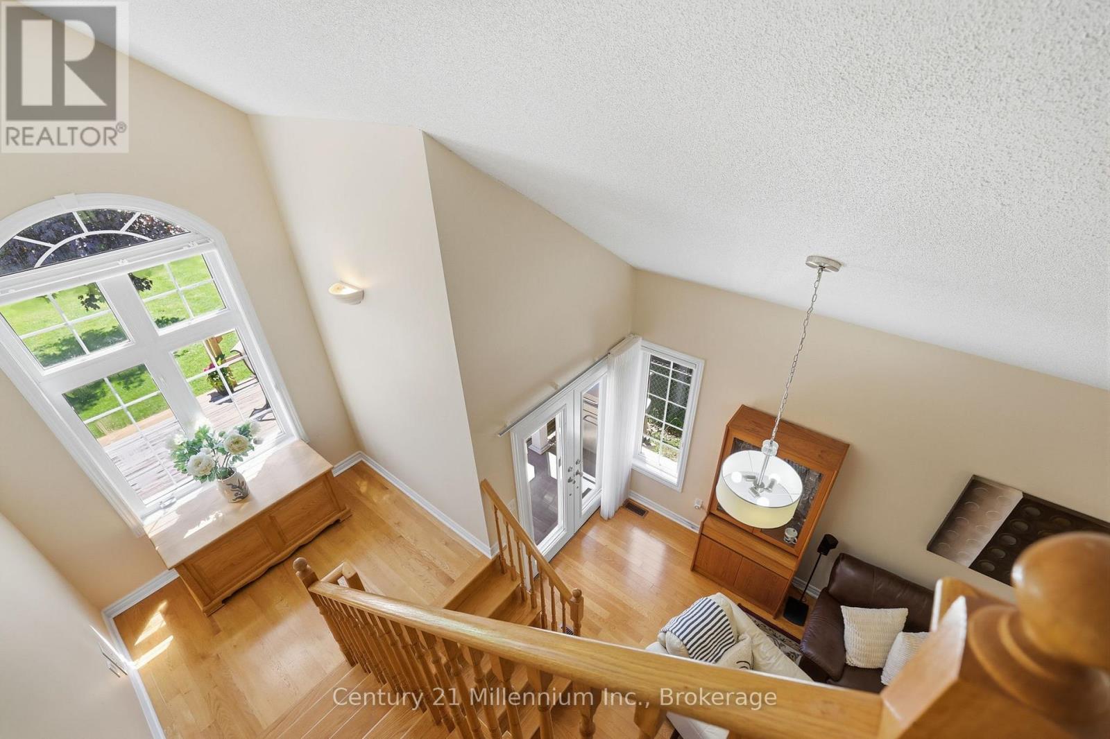 18 THOMAS DRIVE - 26