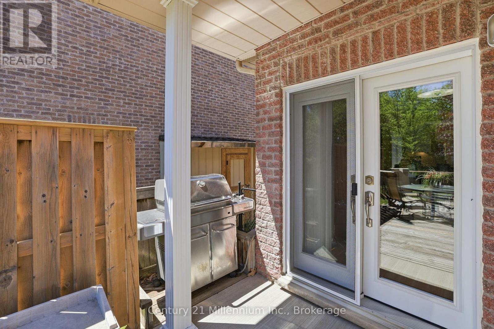 18 THOMAS DRIVE - 35