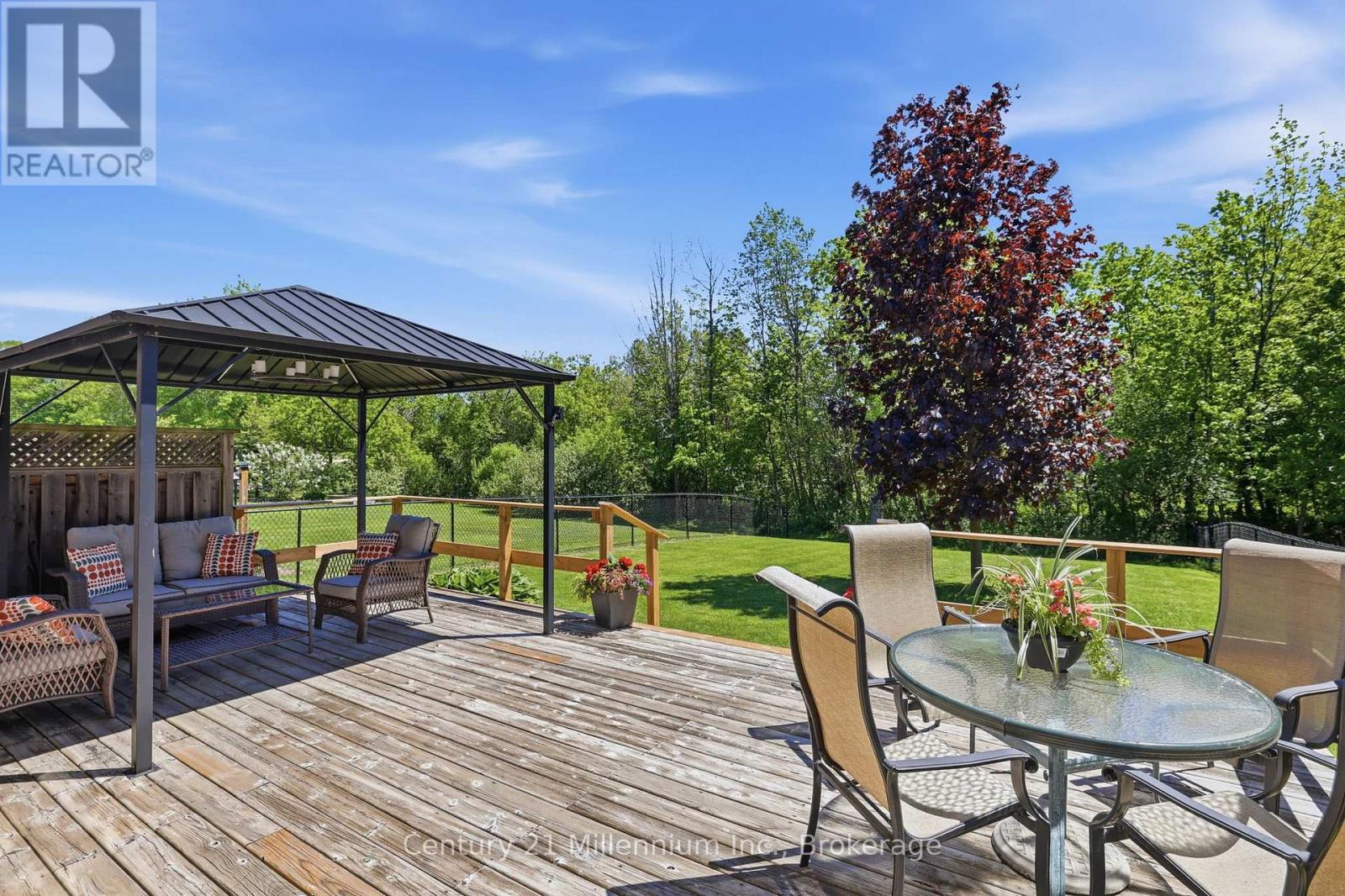 18 THOMAS DRIVE - 36