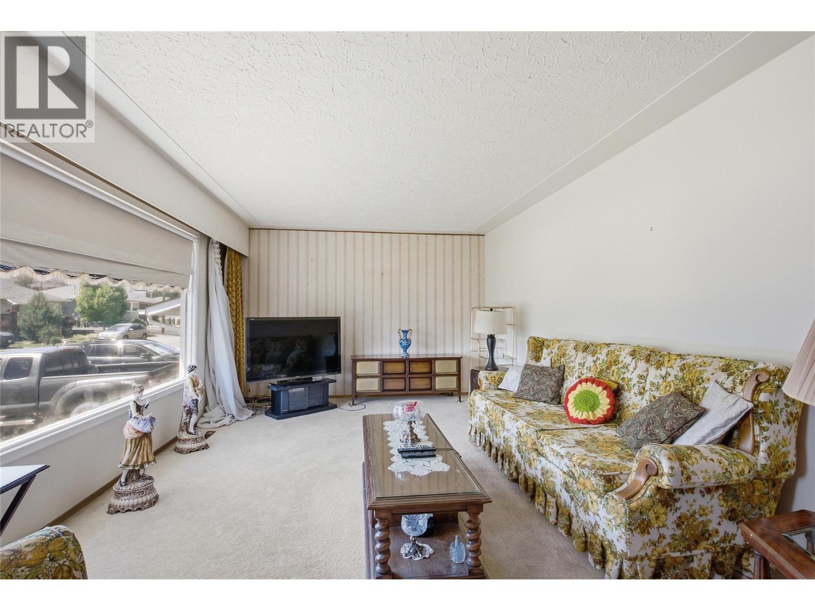 283 CHESTNUT Avenue - Image 4