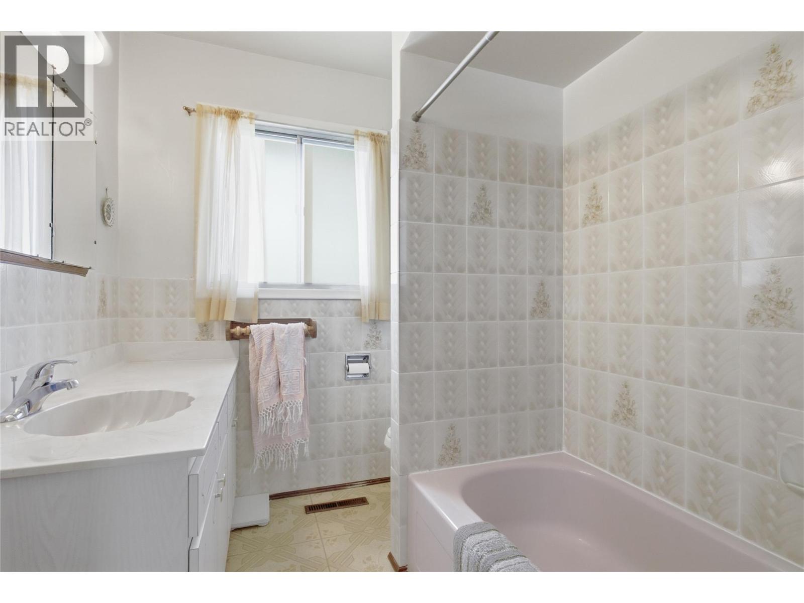 283 CHESTNUT Avenue - Image 11