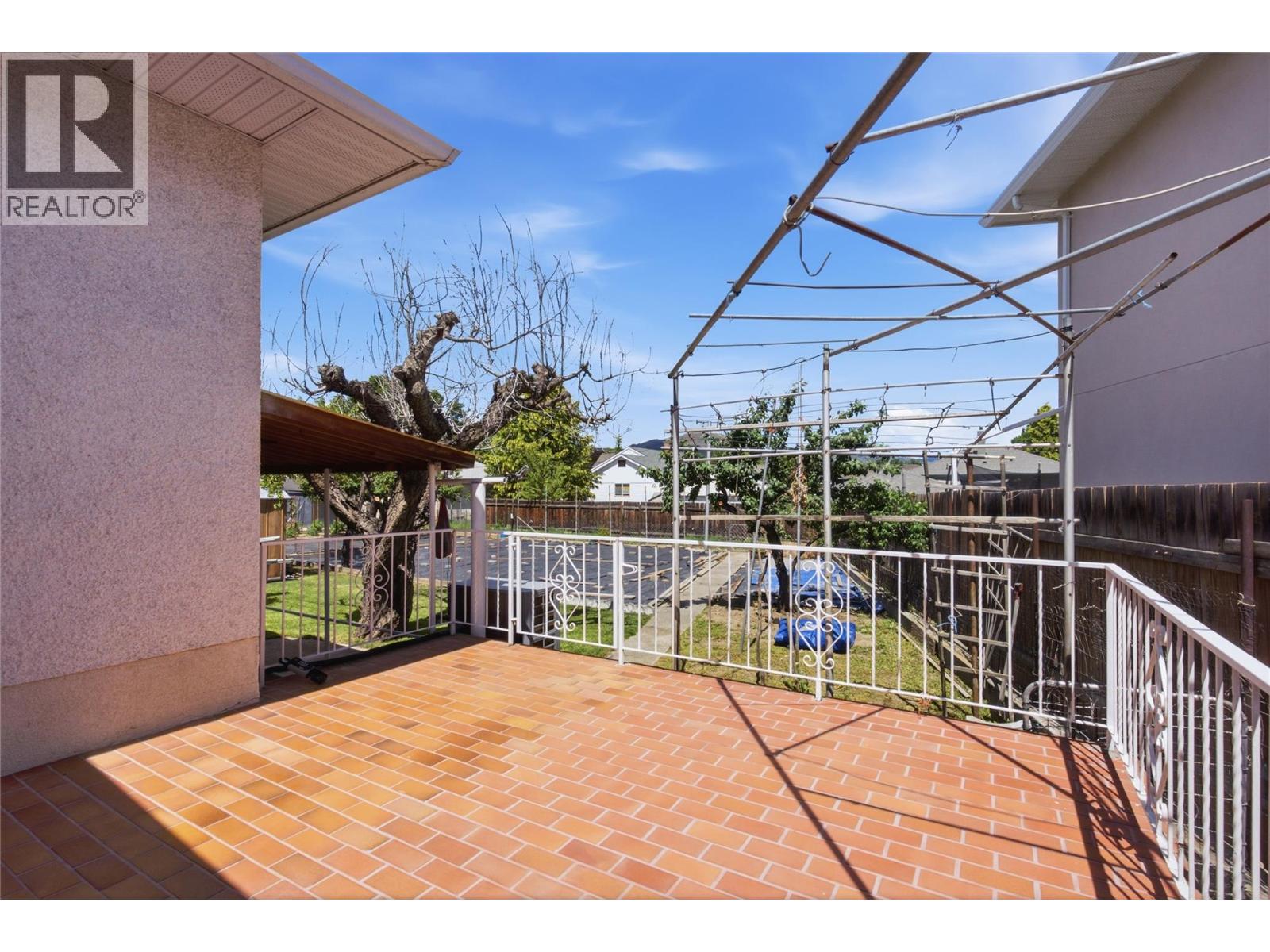 283 CHESTNUT Avenue - 40