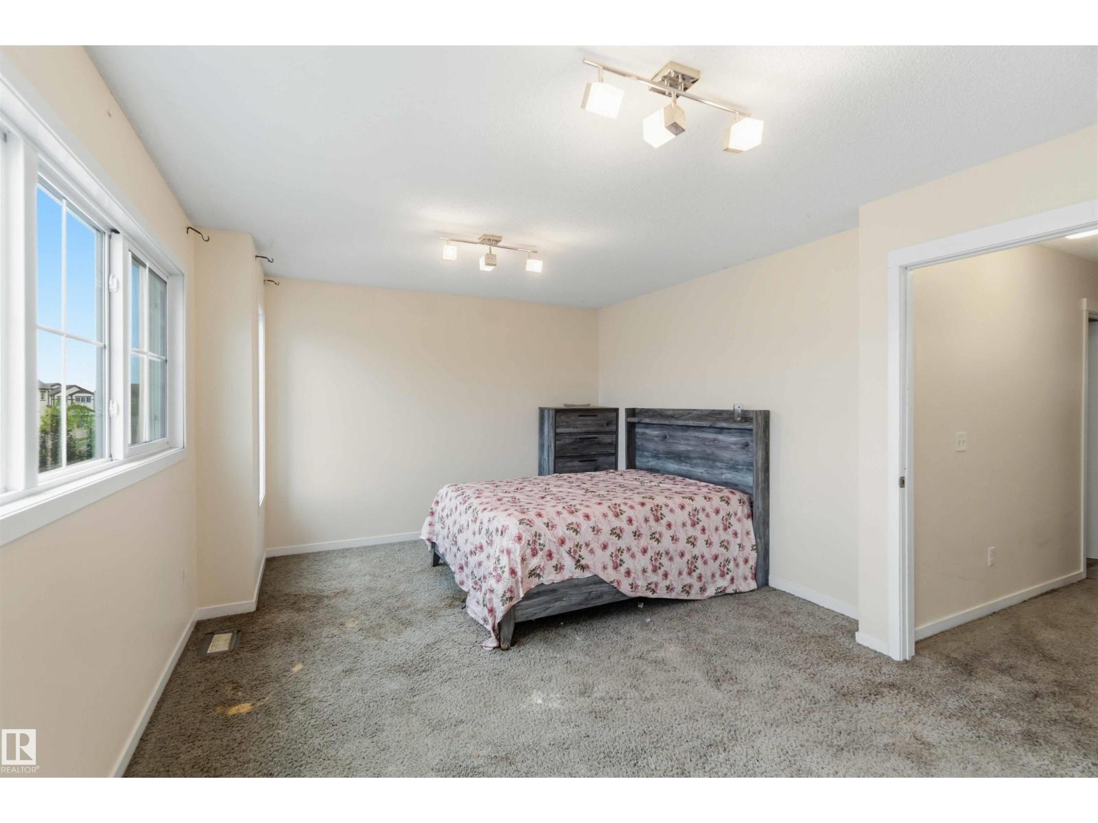 5120 19 AV SW - 19