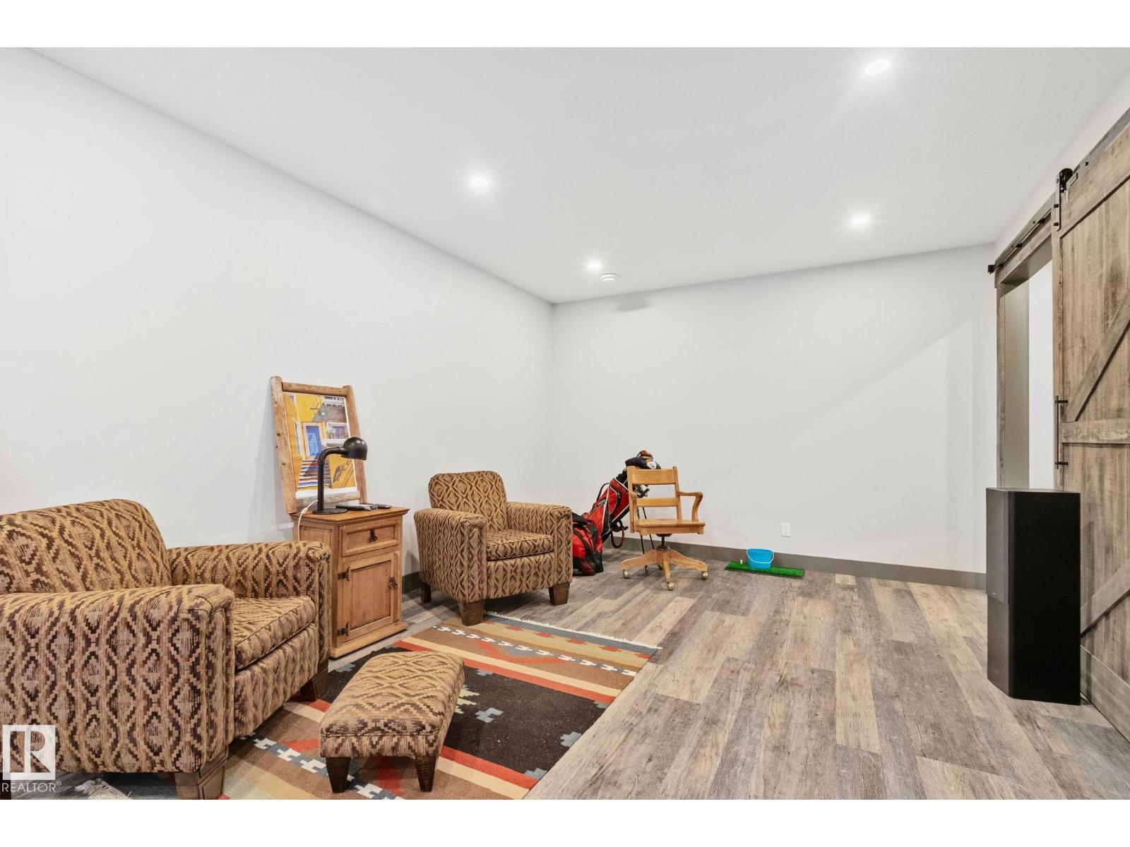 7504 142a st NW NW — photo 45