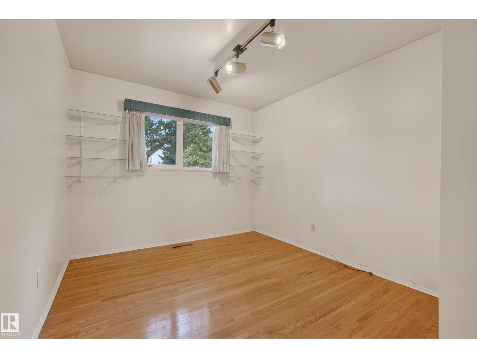 121 CEDAR ST — photo 22