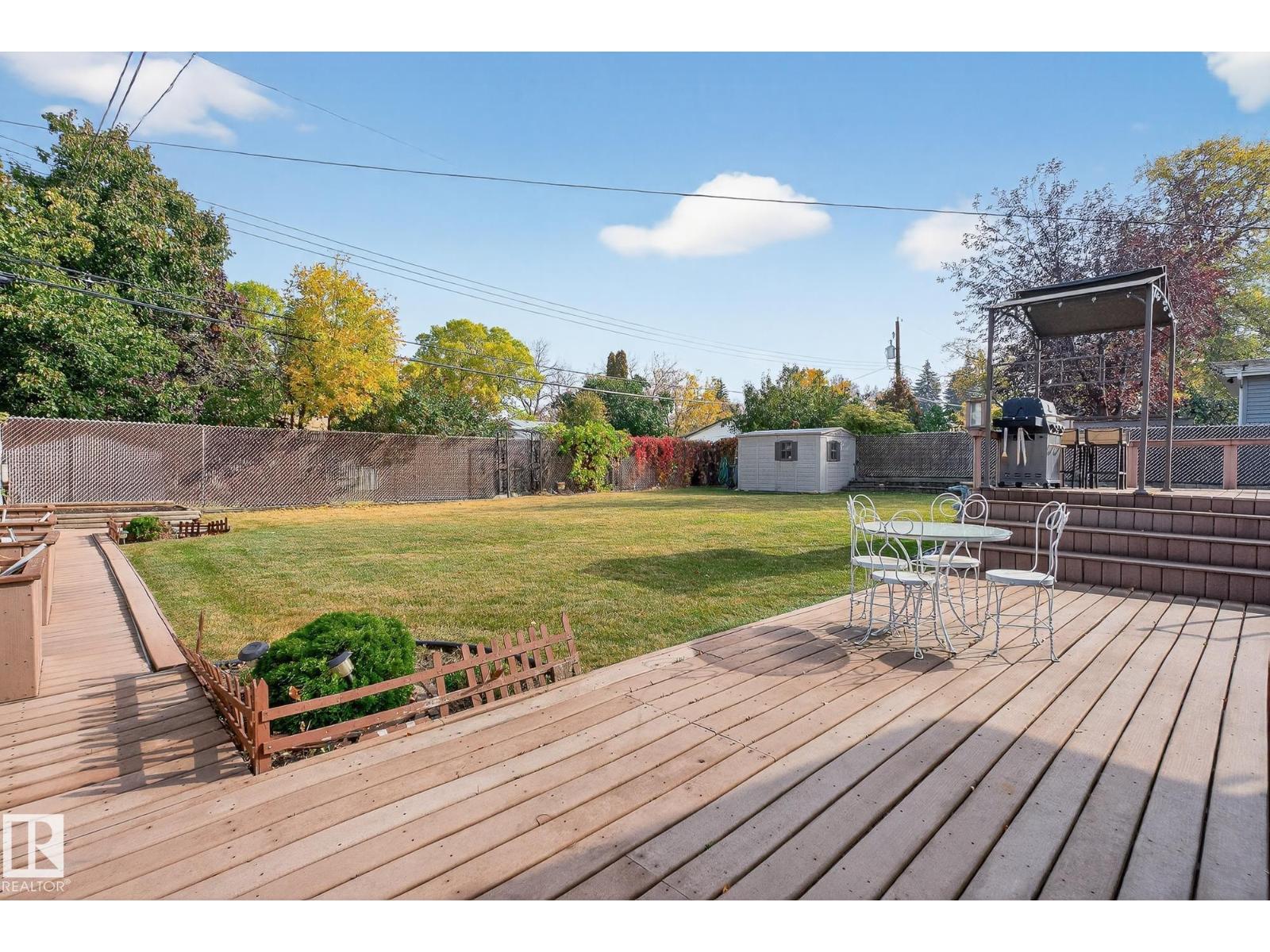 121 CEDAR ST — photo 36