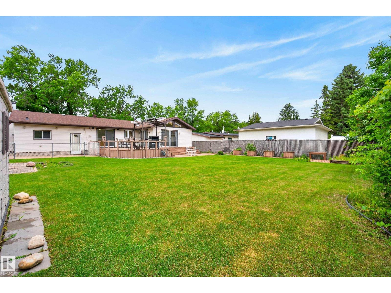 121 CEDAR ST — photo 39