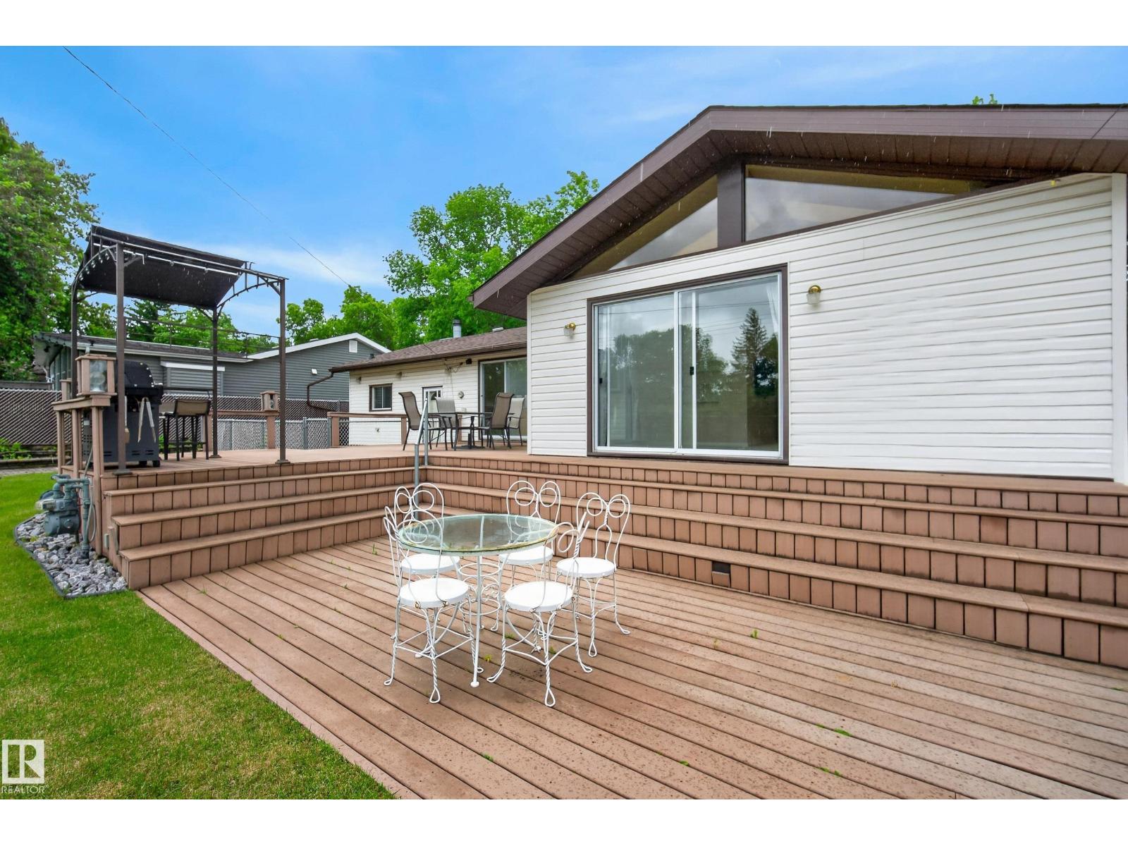 121 CEDAR ST — photo 44