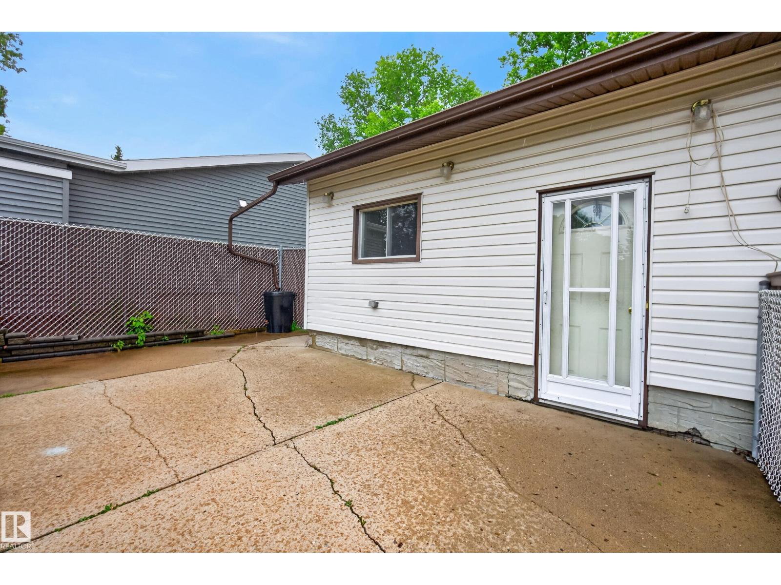 121 CEDAR ST — photo 46
